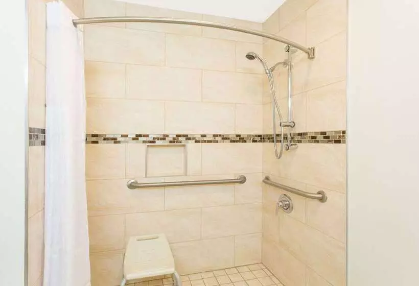 Отель Days Inn By Wyndham Indio