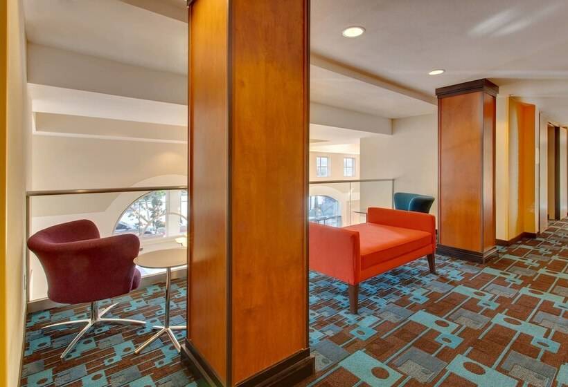 فندق Fairfield Inn & Suites By Marriott San Francisco Airport