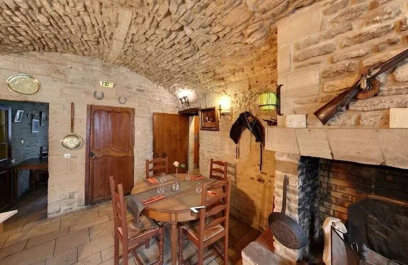 酒店 Hostellerie Saint Martin Logis Hôtel Et Restaurant