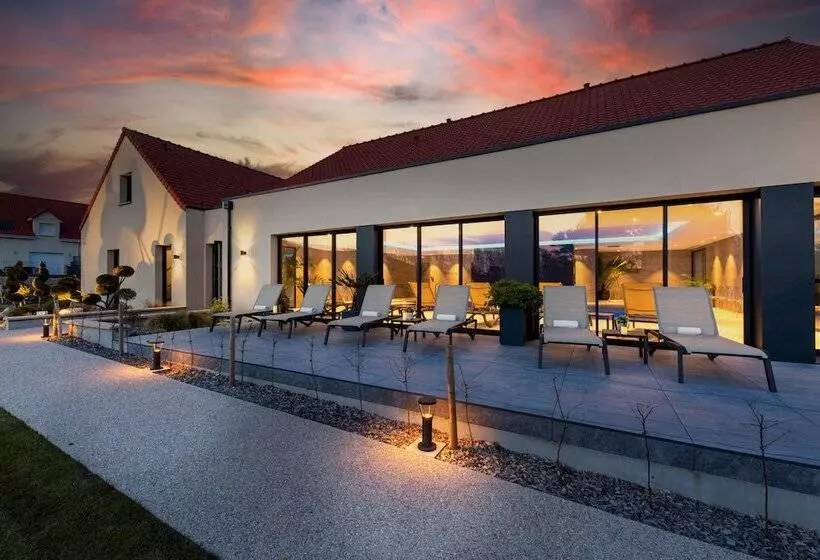 ホテル L Escale Piscine & Spa