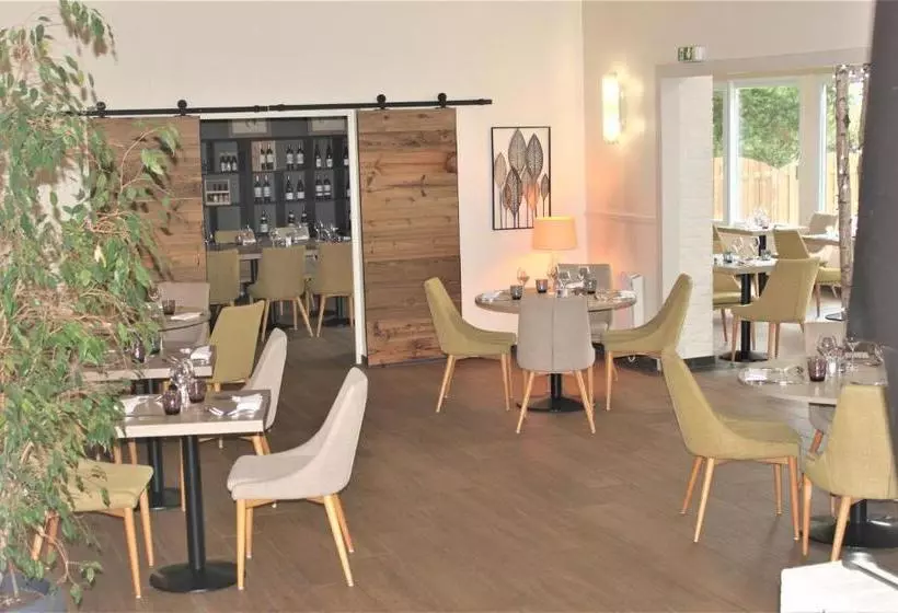 호텔 Logis Hôtel & Restaurant   Le Manoir De Gavrelle