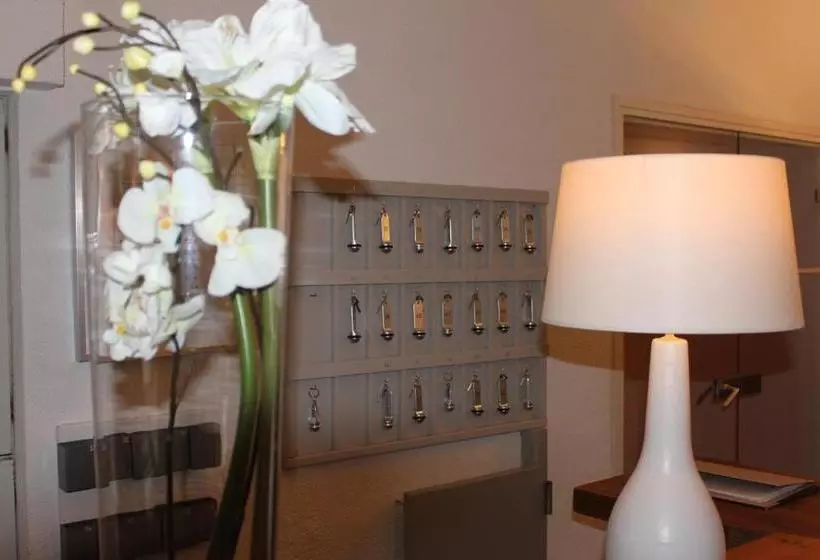 호텔 Logis Hôtel & Restaurant   Le Manoir De Gavrelle