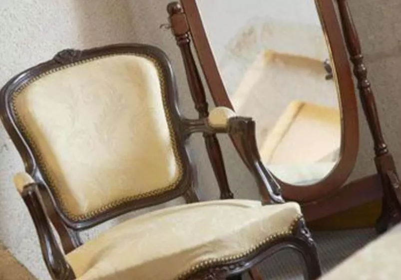 ホテル Logis Hôtel Le Cheval Blanc