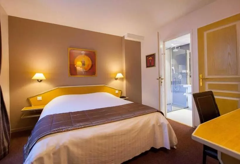 ホテル Logis Hôtel Le Cheval Blanc