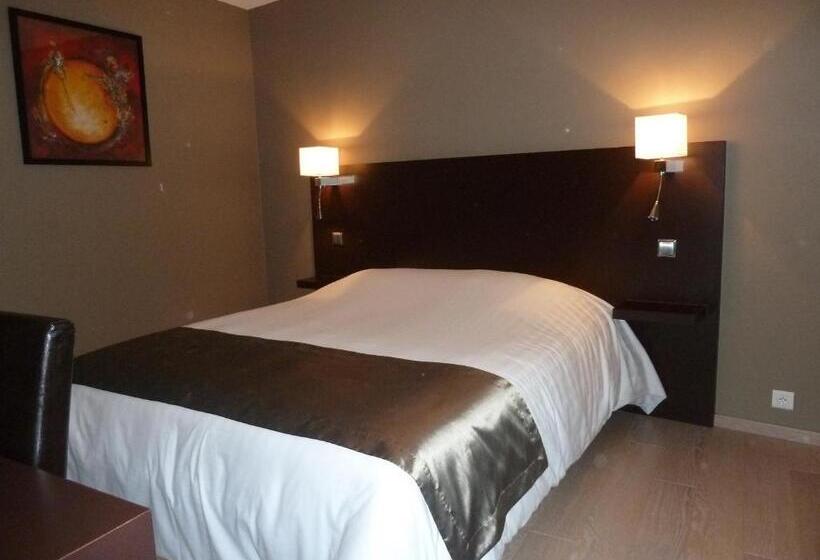 هتل Logis Hôtel Le Cheval Blanc