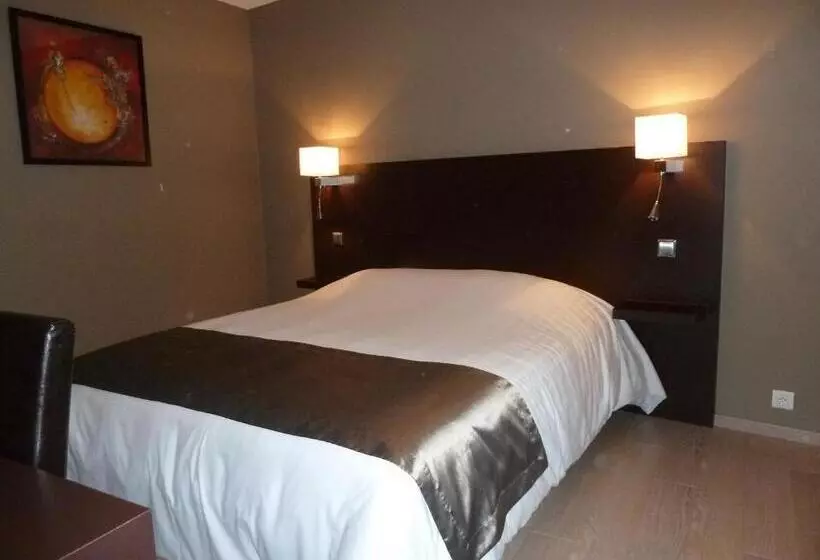 ホテル Logis Hôtel Le Cheval Blanc