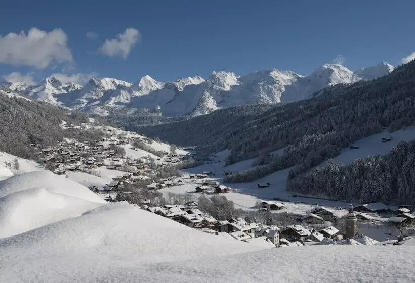 Отель Logis La Croixsaintmaurice