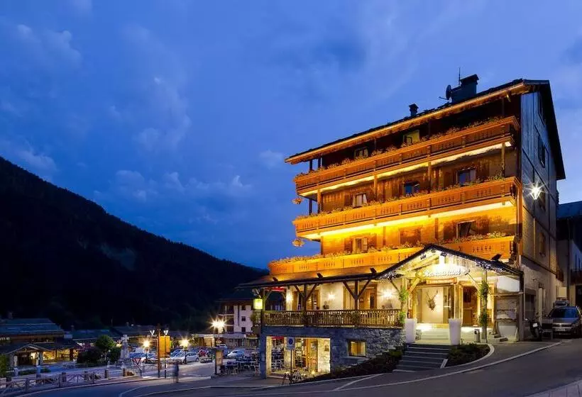 Отель Logis La Croixsaintmaurice