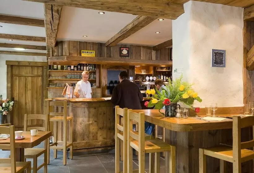 Отель Logis La Croixsaintmaurice