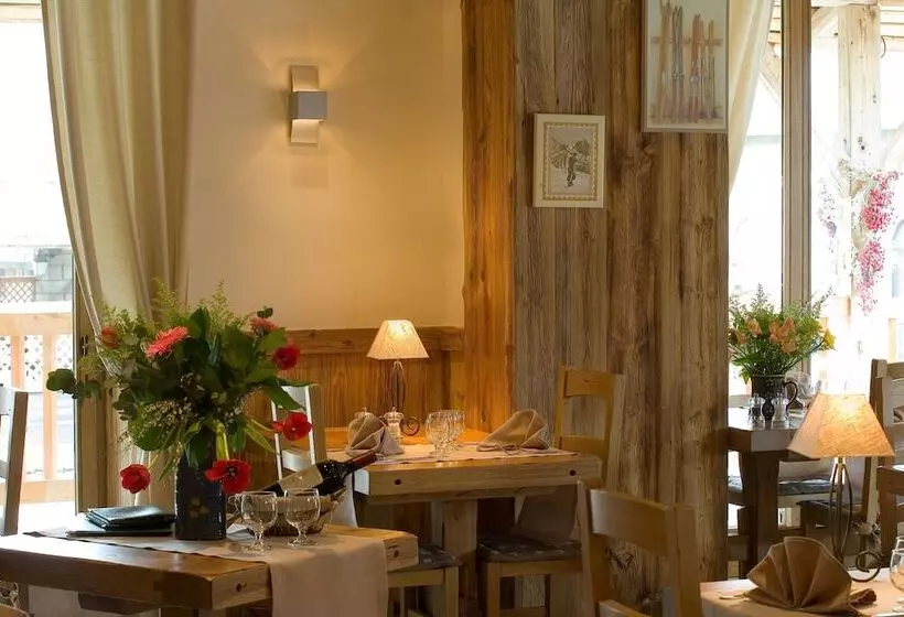 Отель Logis La Croixsaintmaurice