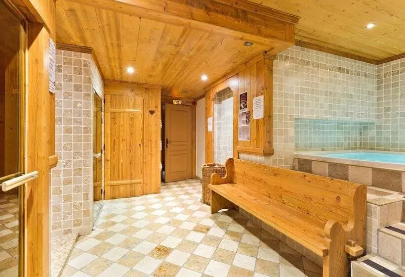 Отель Logis La Croixsaintmaurice