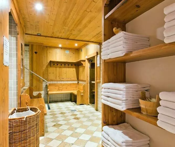 Отель Logis La Croixsaintmaurice