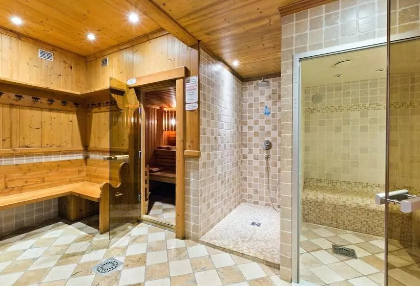 Отель Logis La Croixsaintmaurice