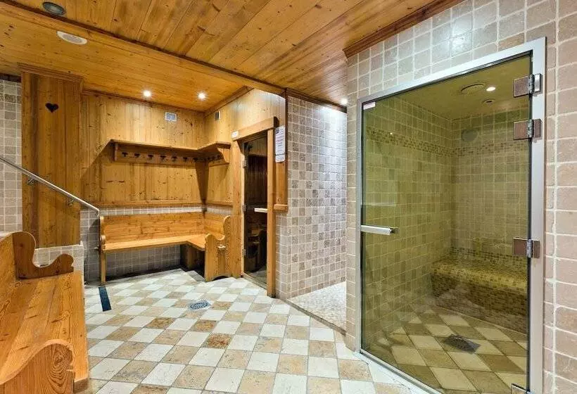 Отель Logis La Croixsaintmaurice