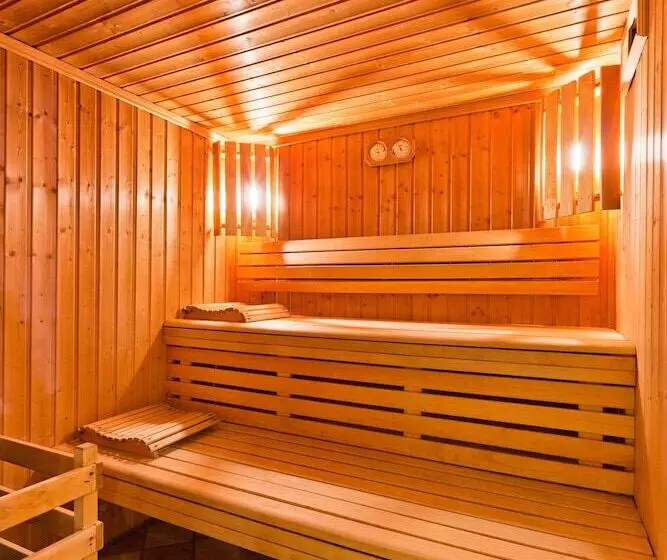 Отель Logis La Croixsaintmaurice