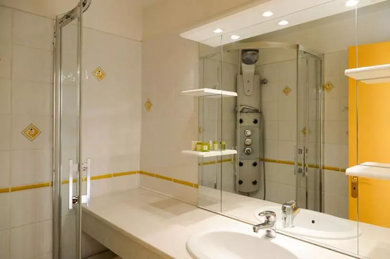 Отель Logis La Lentillere  Restaurant Cote Parc