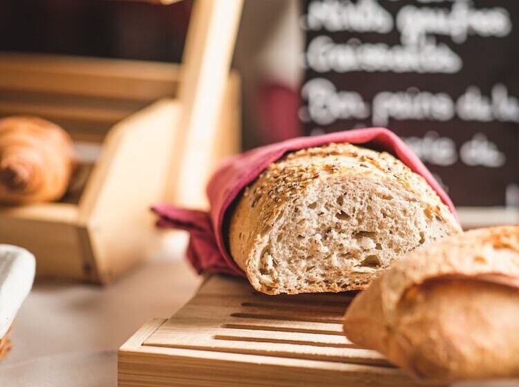 ホテル La Terrasse Fleurie, Logis, Hôtel Et Restaurant