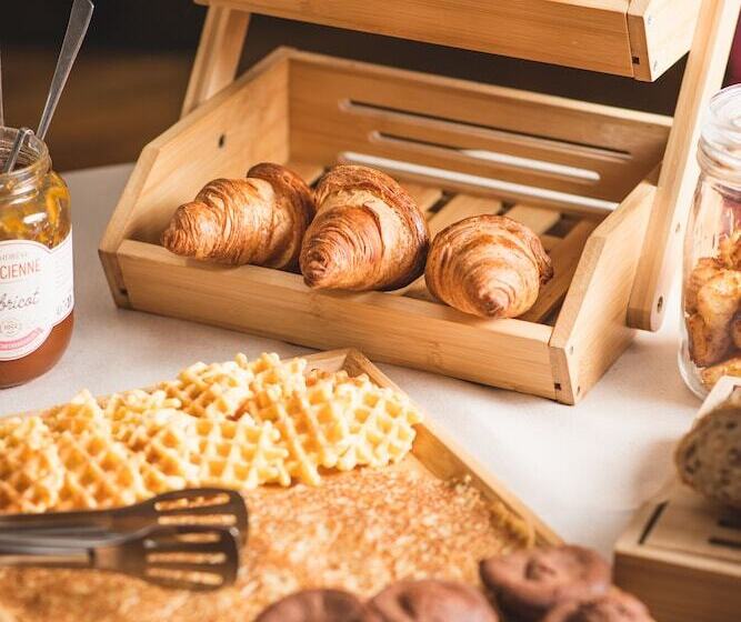 ホテル La Terrasse Fleurie, Logis, Hôtel Et Restaurant