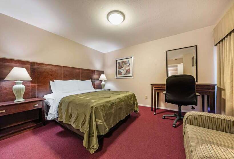 هتل Scottish Fairway Inn