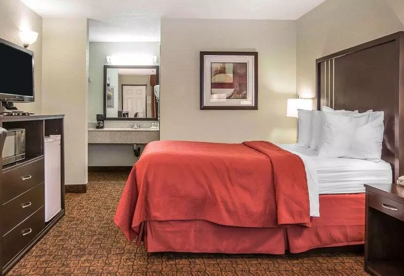 호텔 Quality Inn & Suites Woodland  Sacramento Airport