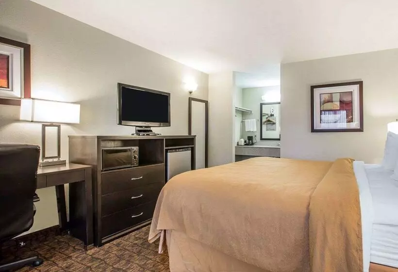 호텔 Quality Inn & Suites Woodland  Sacramento Airport