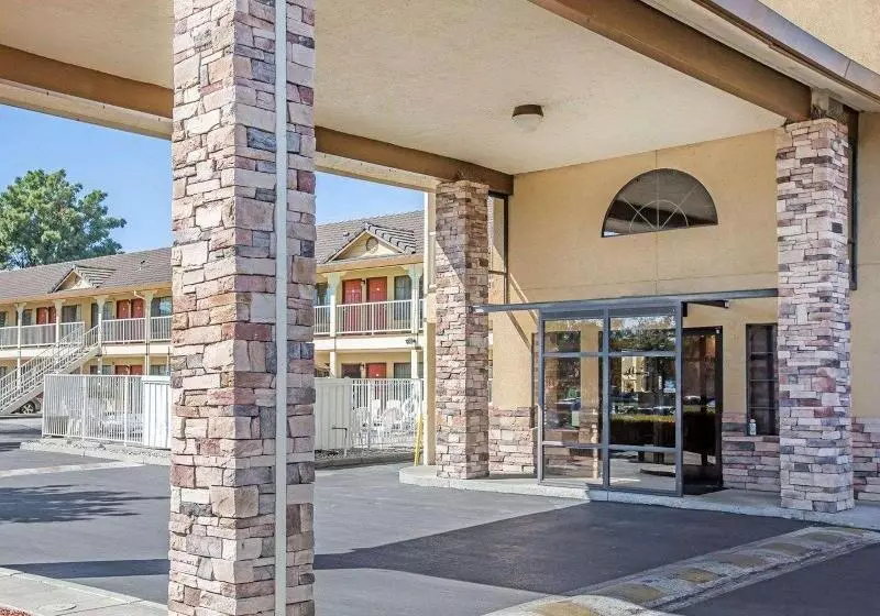 호텔 Quality Inn & Suites Woodland  Sacramento Airport