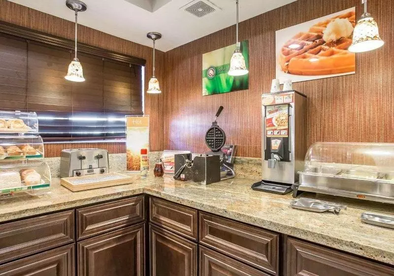 호텔 Quality Inn & Suites Woodland  Sacramento Airport