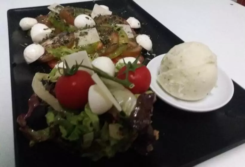 Отель Restaurant Le Traineau