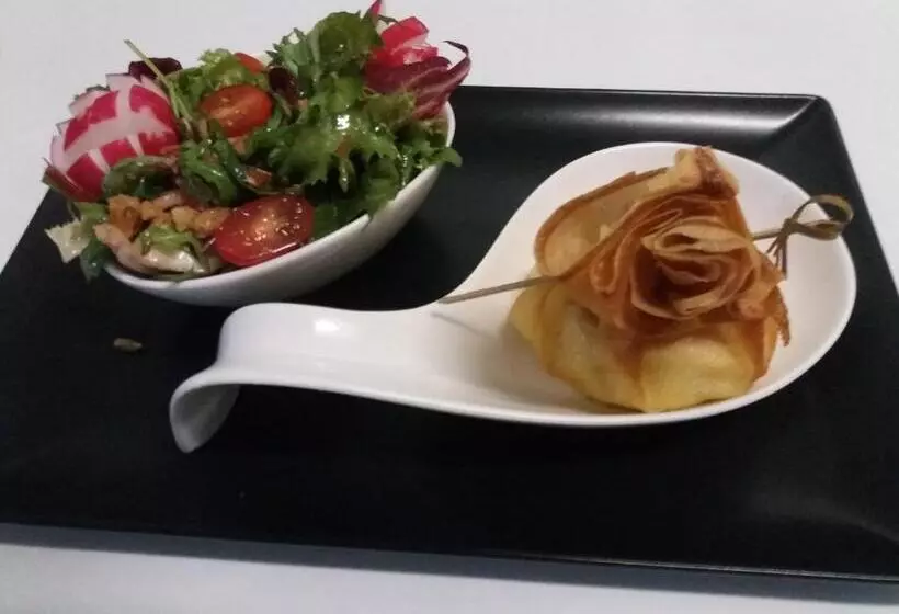 Отель Restaurant Le Traineau