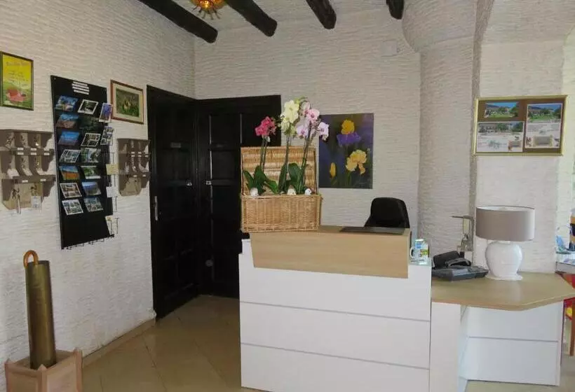 Отель Restaurant Le Traineau