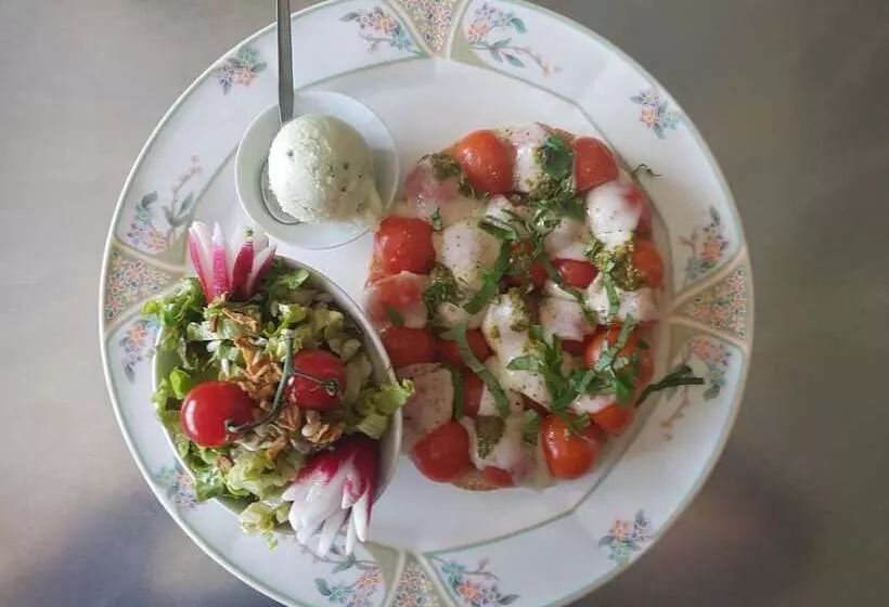 Отель Restaurant Le Traineau