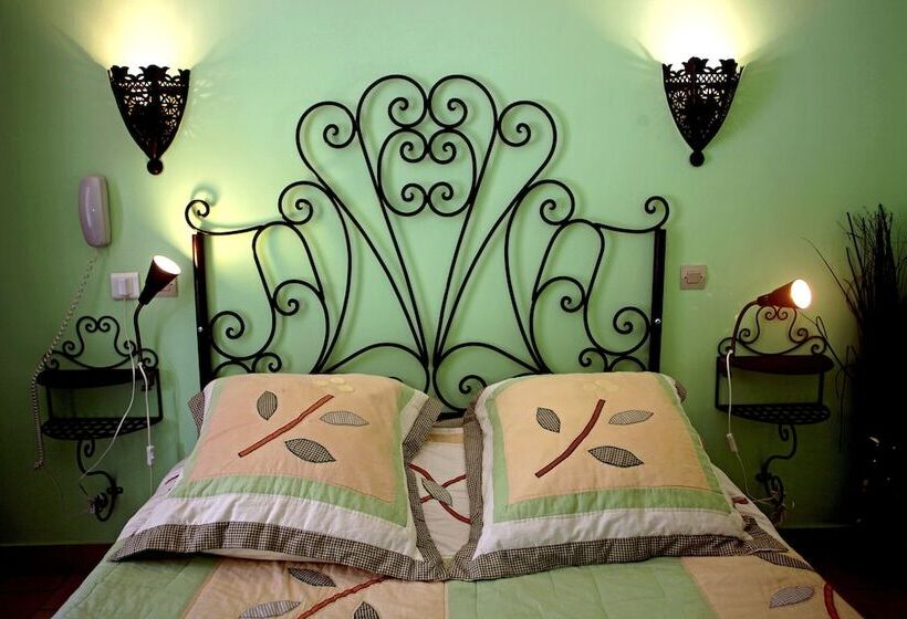 Logis Hotel Le Vieux Moulin