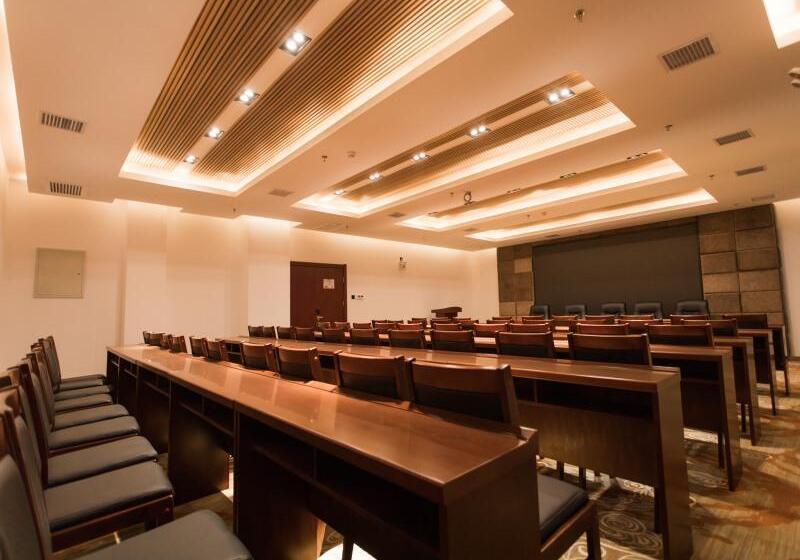 Otel Greentree Innzhangjiakou High Speed Railway Station Business