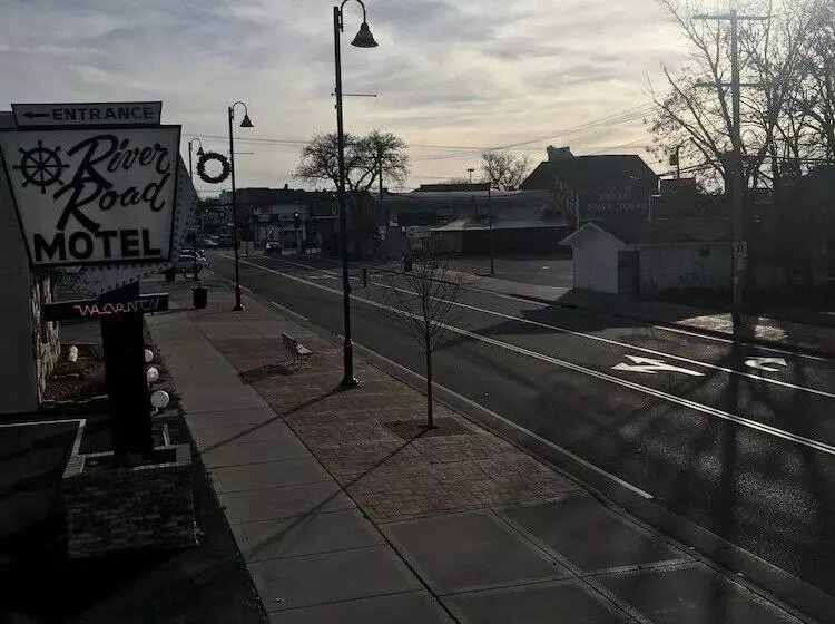 River Road Motel