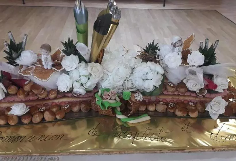 酒店 Logis Hôtel Restaurant Berry Relais