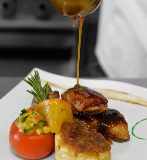 酒店 Logis Hôtel Restaurant Berry Relais