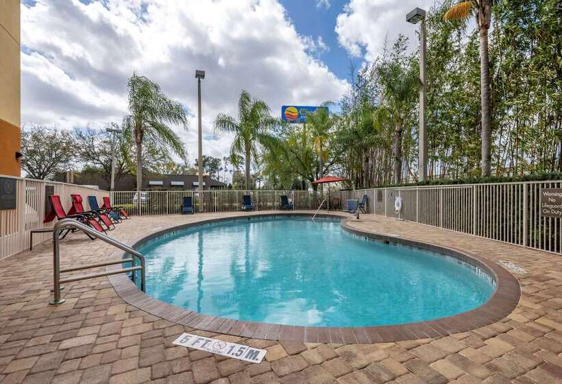 هتل Comfort Inn & Suites Orlando North