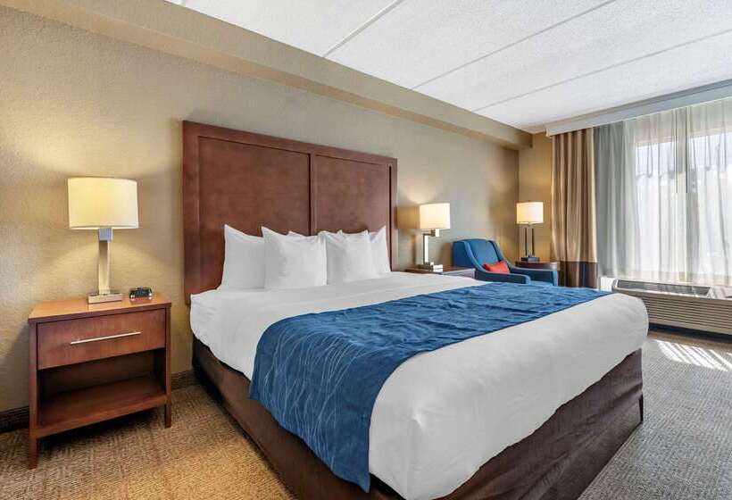 هتل Comfort Inn & Suites Orlando North
