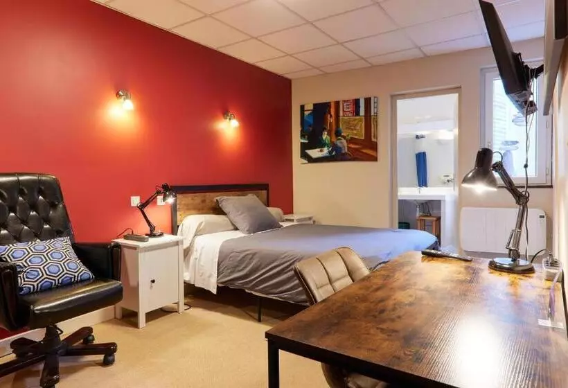 ホテル De La Paix