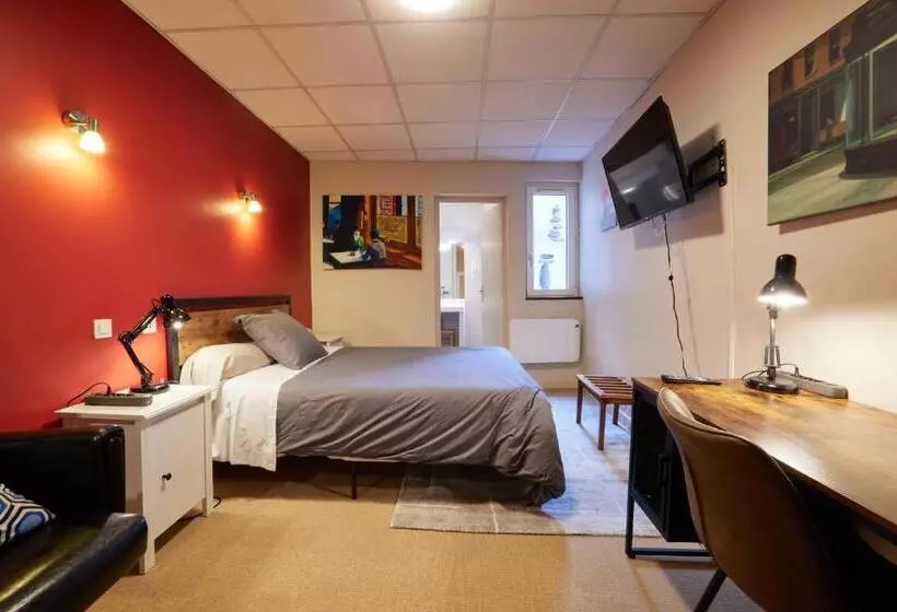 ホテル De La Paix