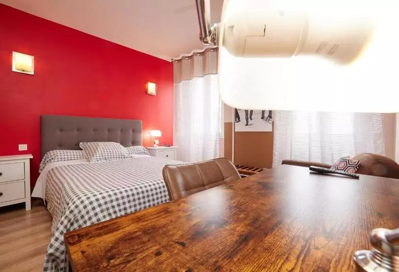 ホテル De La Paix