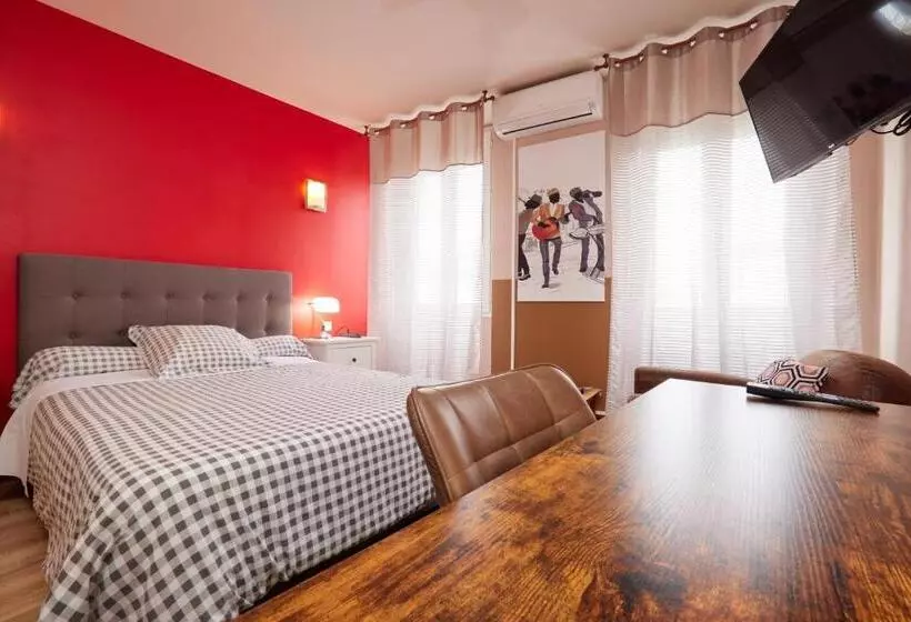 ホテル De La Paix