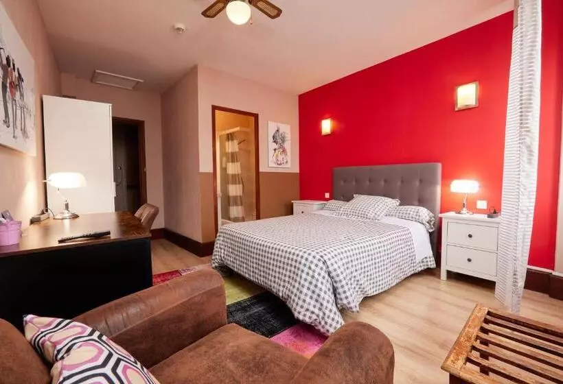 ホテル De La Paix