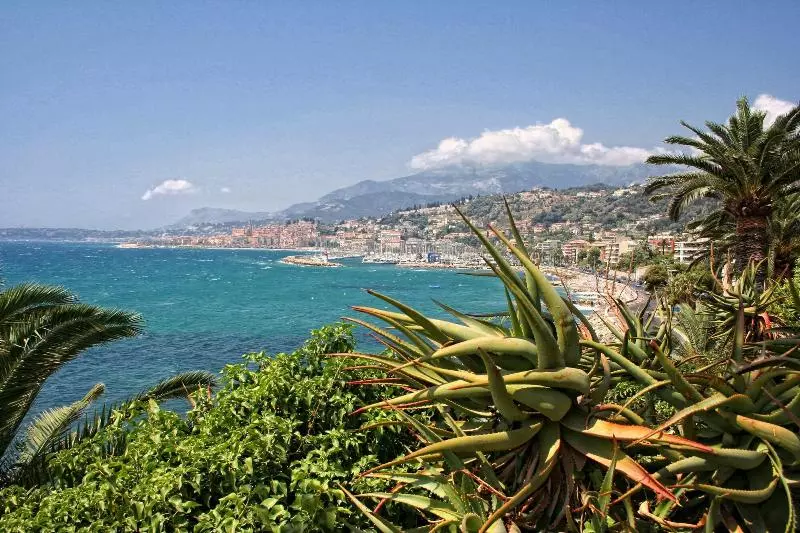 Отель De Londres