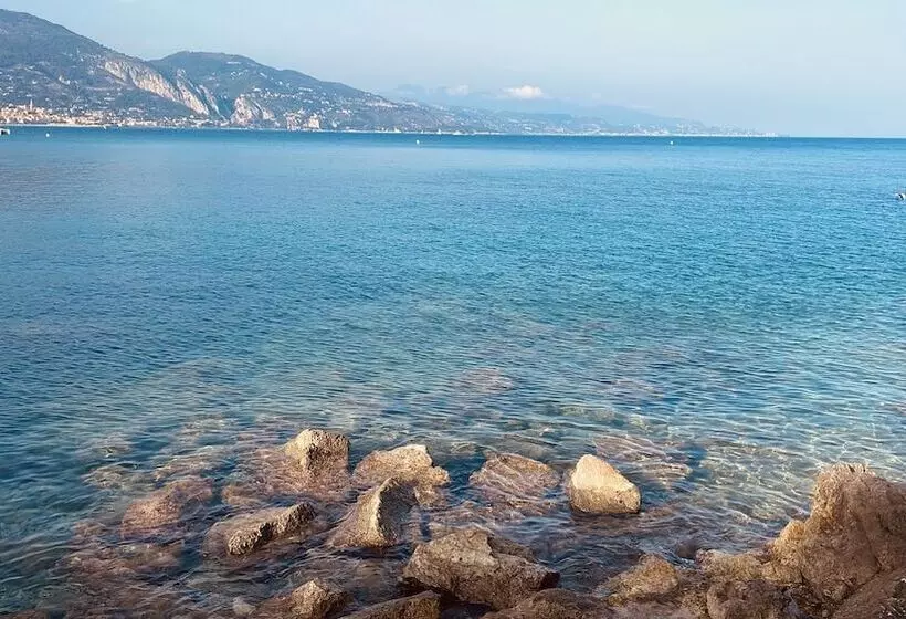 Отель De Londres