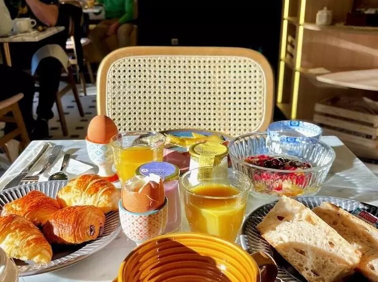 Отель De Londres