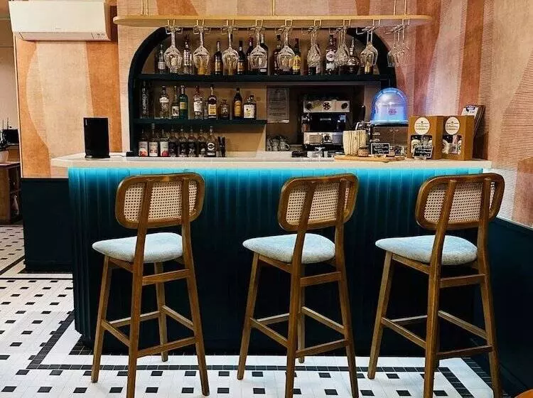 Отель De Londres