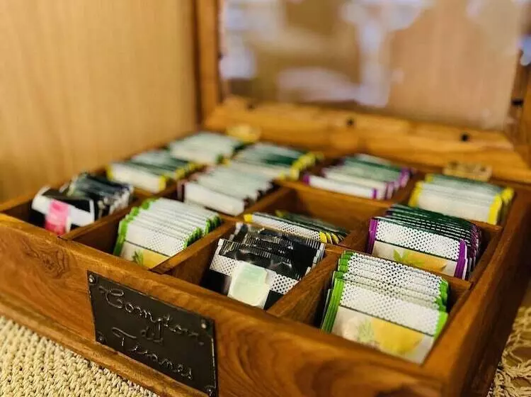 Отель De Londres