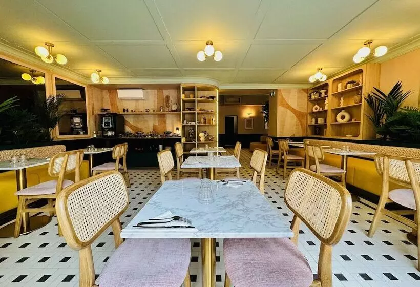 Отель De Londres