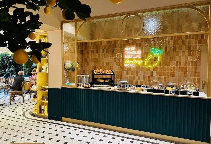 Отель De Londres